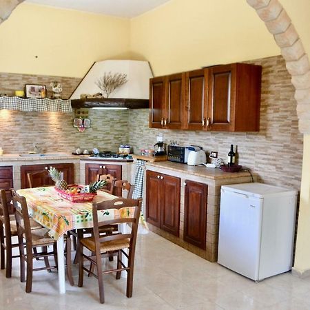 Villa Rosa - Ai Piedi Dell'Etna ブルコリ エクステリア 写真