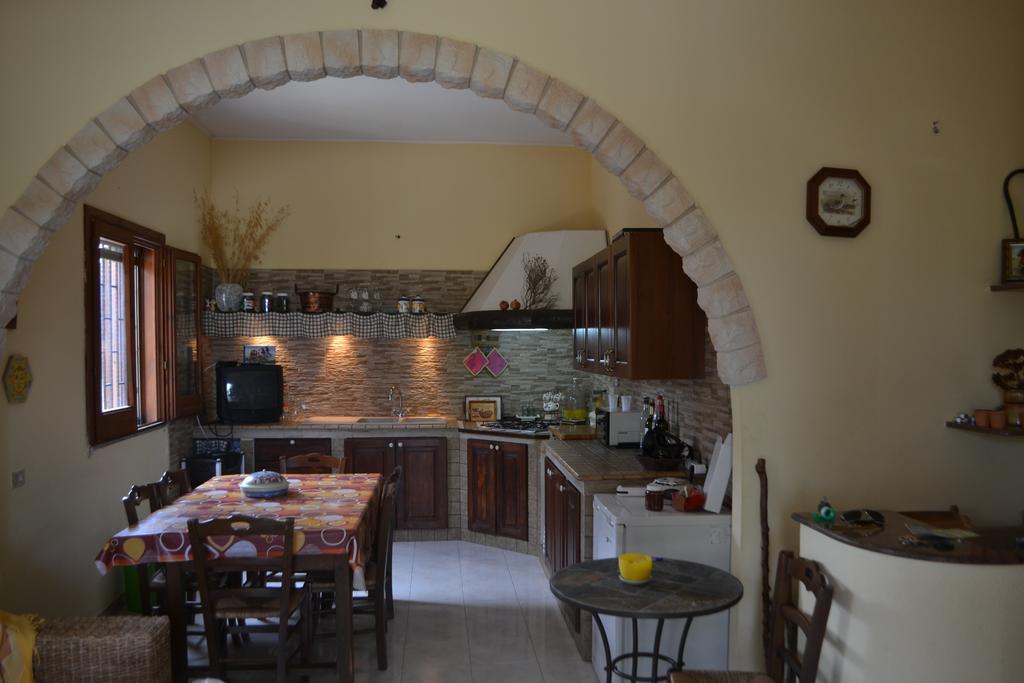 Villa Rosa - Ai Piedi Dell'Etna ブルコリ エクステリア 写真
