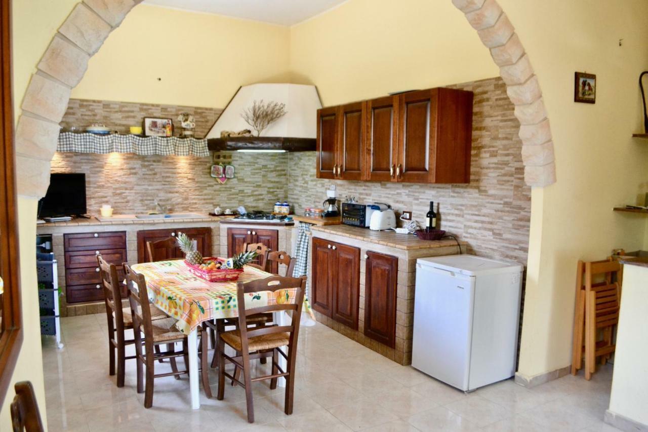 Villa Rosa - Ai Piedi Dell'Etna ブルコリ エクステリア 写真