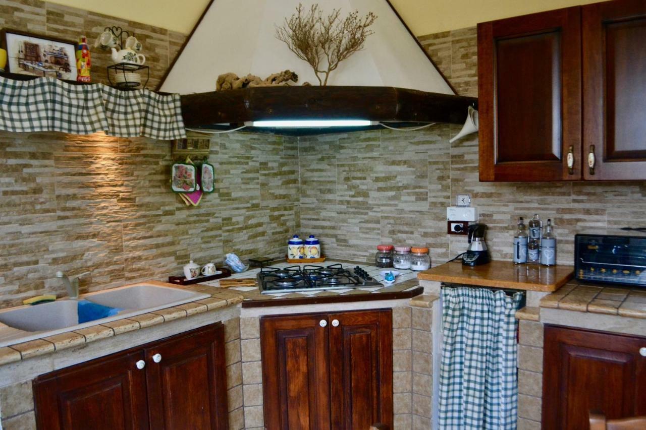 Villa Rosa - Ai Piedi Dell'Etna ブルコリ エクステリア 写真